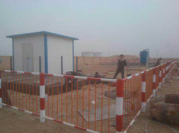 新疆塔里木油田采油廠二分廠、四分廠   10T/H 生活污水處理安裝現(xiàn)場(chǎng)